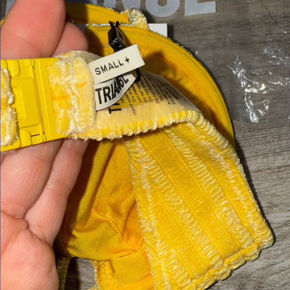 TRIANGL MALA - MACA YELLOW VELVET TOP - Picture 5 of 5
